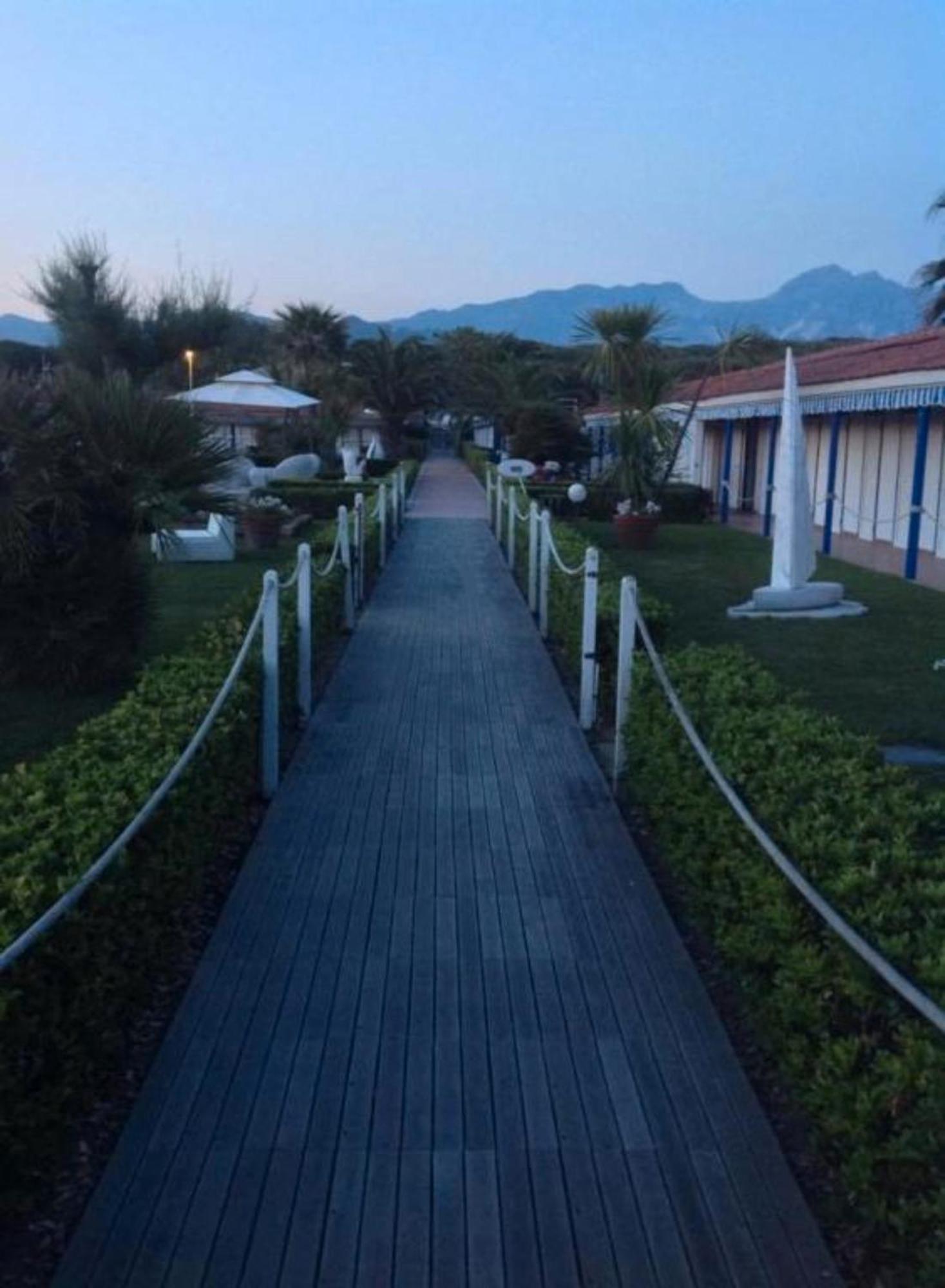 Bed And Breakfast Bagno Venezia Marina Di Carrara Luaran gambar