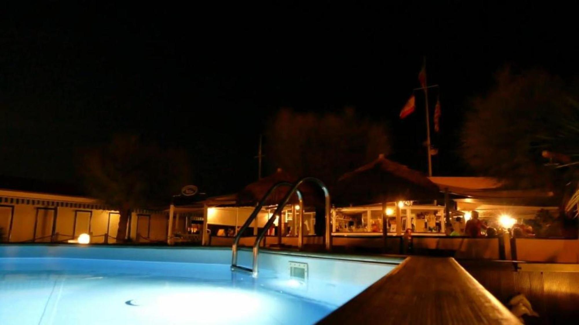 Bed And Breakfast Bagno Venezia Marina Di Carrara Luaran gambar